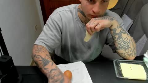 Layne online show from May 11, 2:45 pm