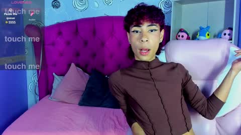 Snapshot of _lemmon_ chatting on December 11, 5:59 pm L E M M O N online show from December 11, 5:59 pm