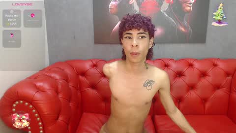 Snapshot of _lemmon_ chatting on December 14, 8:18 pm L E M M O N online show from December 14, 8:18 pm