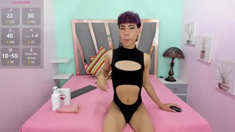 Snapshot of _lemmon_ chatting on February 18, 7:41 pm L E M M O N online show from February 18, 7:41 pm
