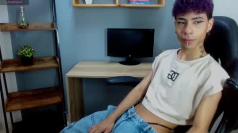 Snapshot of _lemmon_ chatting on February 20, 9:42 pm L E M M O N online show from February 20, 9:42 pm