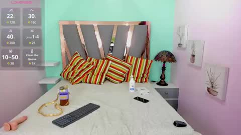 Snapshot of _lemmon_ chatting on February 26, 8:33 pm L E M M O N online show from February 26, 8:33 pm