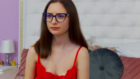 Lena Paul online show from February 6, 5:35 am