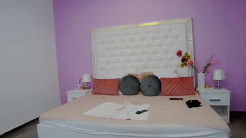 Lena Paul online show from February 18, 11:11 am