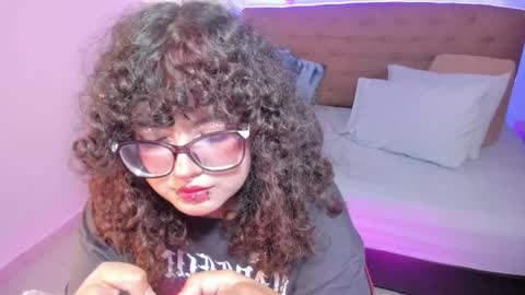 Liily online show from November 28, 6:43 pm