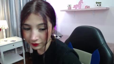 Snapshot of _linrose_ chatting on March 12, 8:26 pm linrose online show from March 12, 8:26 pm