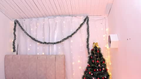 Ivy 3 online show from December 4, 6:39 pm