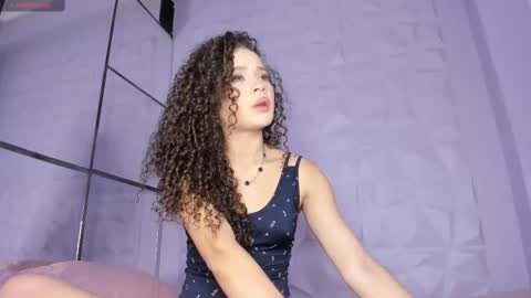 Snapshot of _littlelia chatting on October 3, 11:40 am Anna online show from October 3, 11:40 am