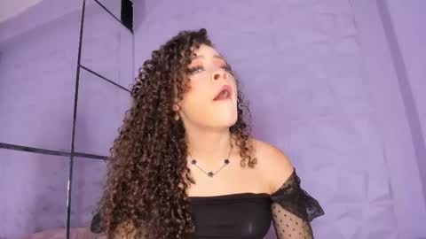 Snapshot of _littlelia chatting on October 11, 1:42 pm Anna online show from October 11, 1:42 pm