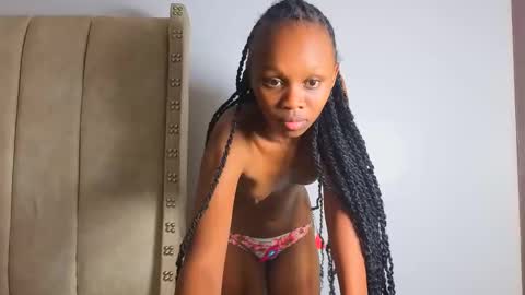 Littlevenus online show from October 20, 1:44 pm