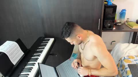 logan online show from November 3, 12:39 pm