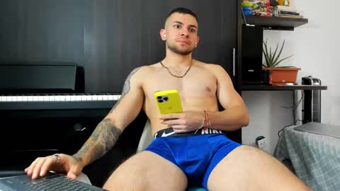 Snapshot of _logan_s chatting on February 23, 12:02 pm logan online show from February 23, 12:02 pm