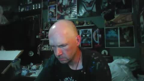 That guy online show from May 18, 12:40 am