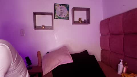 Lorrayne online show from January 18, 11:54 am