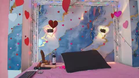 Lorrayne online show from February 4, 12:00 pm