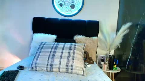Lorrayne online show from May 9, 12:32 pm