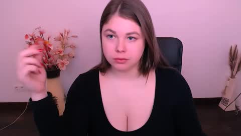 Snapshot of _lovely_mary chatting on October 12, 7:18 am Mary online show from October 12, 7:18 am