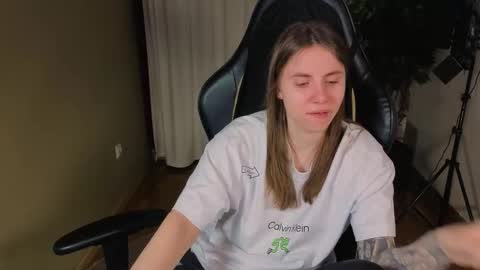 Snapshot of _lovelylove_ chatting on March 26, 4:34 pm Ann online show from March 26, 4:34 pm