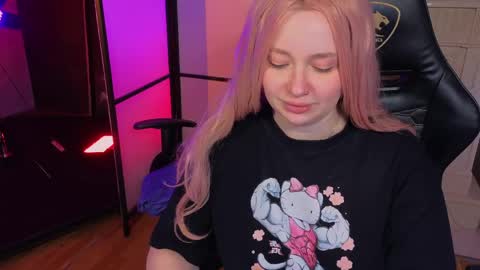 Snapshot of _lovelylove_ chatting on March 29, 8:36 am Ann online show from March 29, 8:36 am