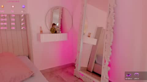 Mia  online show from May 12, 2:52 am