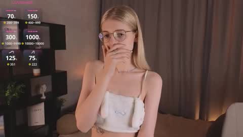 Monica online show from October 8, 5:43 pm