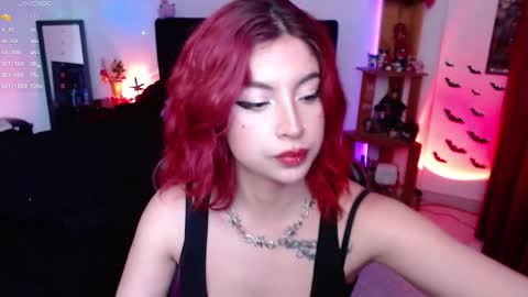 Queen.  Help me reach 100 thumbs up  online show from October 5, 8:29 pm