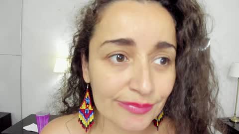  luna  sweet  online show from January 27, 9:55 am
