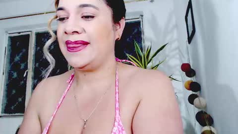 _lunagold_ online show from March 9, 12:36 am