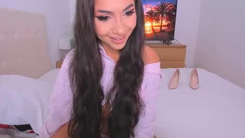 Lynna online show from October 5, 11:24 pm