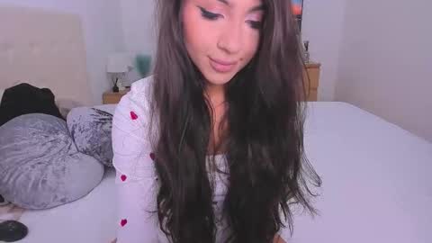 Lynna online show from December 14, 10:47 pm