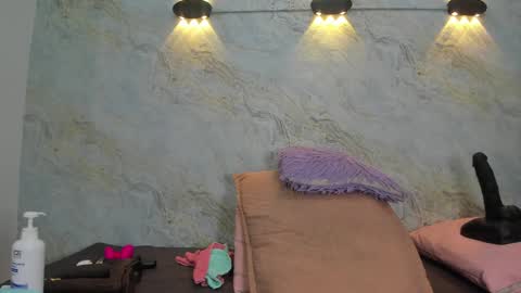 Maddy online show from December 23, 11:57 am