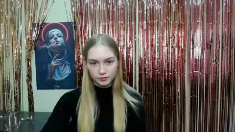Clara online show from December 2, 11:45 am