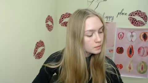 Clara online show from December 6, 1:11 pm