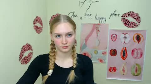 Clara online show from December 16, 1:54 pm