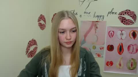 Clara online show from January 4, 11:00 am