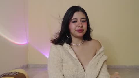 Maia online show from February 25, 1:06 pm