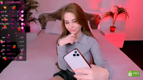 Snapshot of _mari_clark chatting on February 16, 1:14 am Eva  online show from February 16, 1:14 am