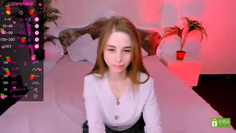 Snapshot of _mari_clark chatting on February 27, 12:43 am Eva  online show from February 27, 12:43 am