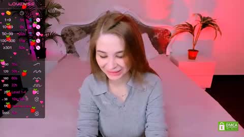 Snapshot of _mari_clark chatting on March 6, 7:54 pm Eva  online show from March 6, 7:54 pm