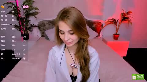 Snapshot of _mari_clark chatting on September 26, 9:52 pm Eva  online show from September 26, 9:52 pm