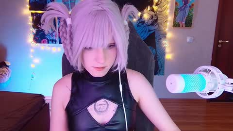 Snapshot of _mariko_ chatting on December 13, 3:00 pm Mariko online show from December 13, 3:00 pm