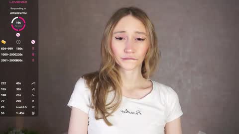 Snapshot of _marvelous_time_ chatting on September 28, 3:45 am  Gwen  online show from September 28, 3:45 am