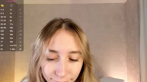 Snapshot of _marvelous_time_ chatting on October 10, 3:05 am  Gwen  online show from October 10, 3:05 am