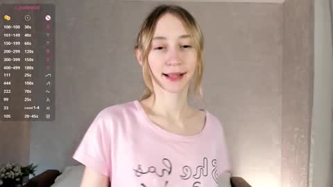 Snapshot of _marvelous_time_ chatting on October 25, 2:41 am  Gwen  online show from October 25, 2:41 am