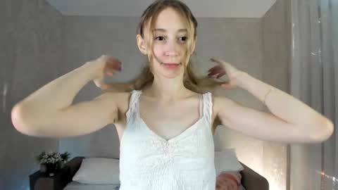 Snapshot of _marvelous_time_ chatting on October 26, 4:29 am  Gwen  online show from October 26, 4:29 am