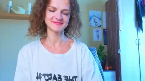 Snapshot of _masterpiece__ chatting on June 25, 2:44 am Sophia online show from June 25, 2:44 am