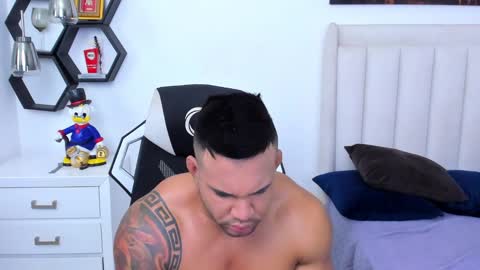 _matthew_santos_ online show from January 26, 11:28 am