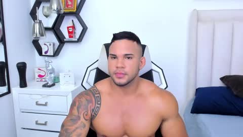 _matthew_santos_ online show from February 23, 10:20 pm