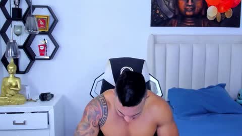 _matthew_santos_ online show from November 7, 10:10 pm