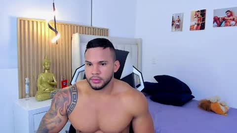 Snapshot of _matthew_santos_ chatting on March 31, 1:51 am _matthew_santos_ online show from March 31, 1:51 am